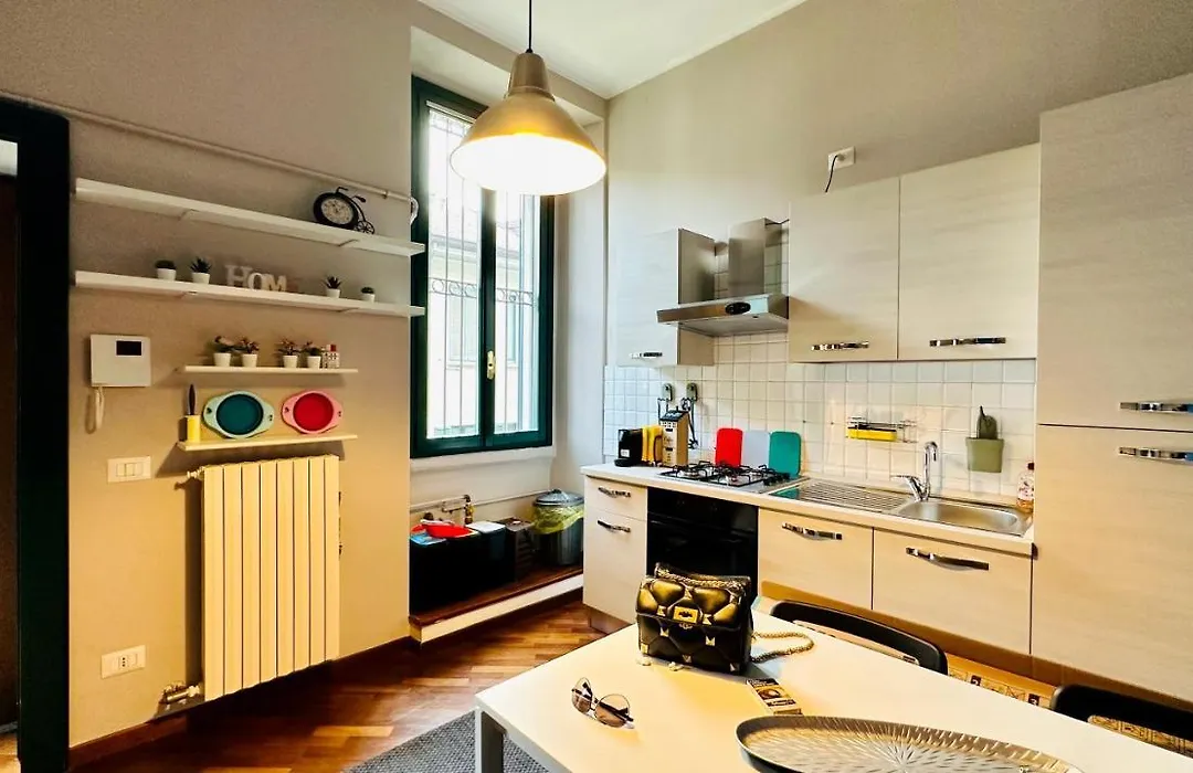 Sweet Apartment Navigli Milano S2-1